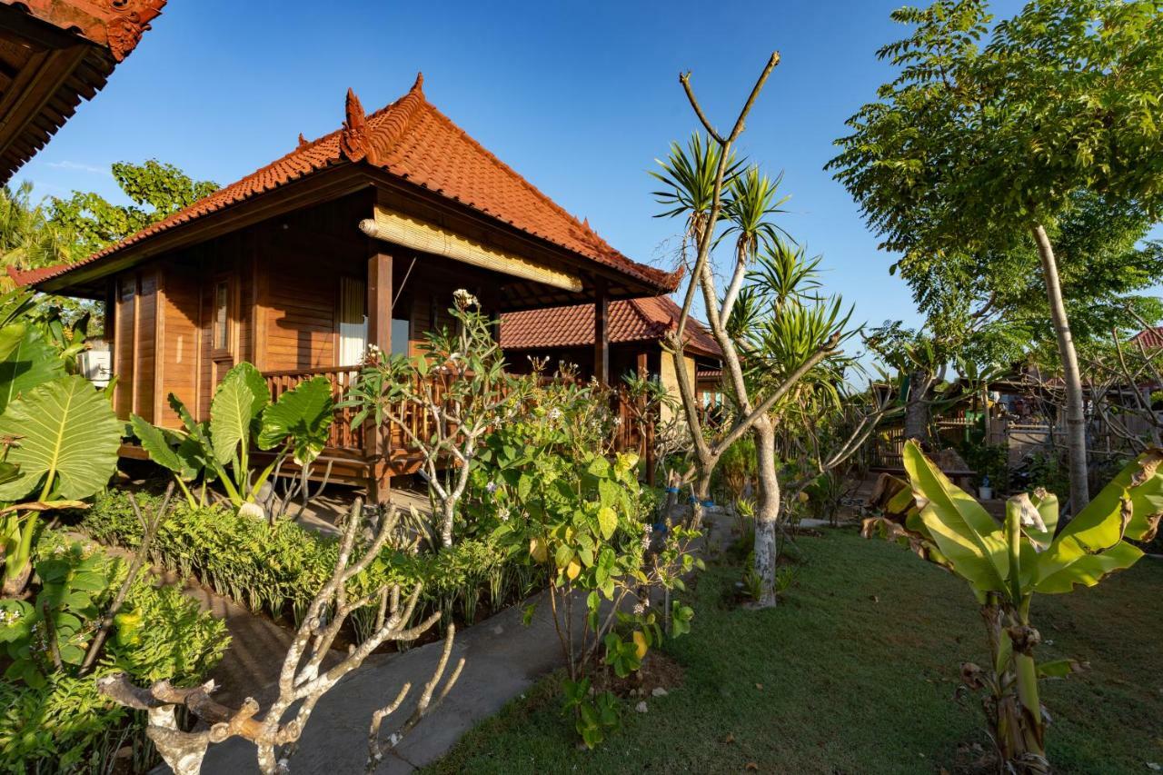 Smooth Garden Bed & Breakfast Nusa Lembongan  Exterior photo